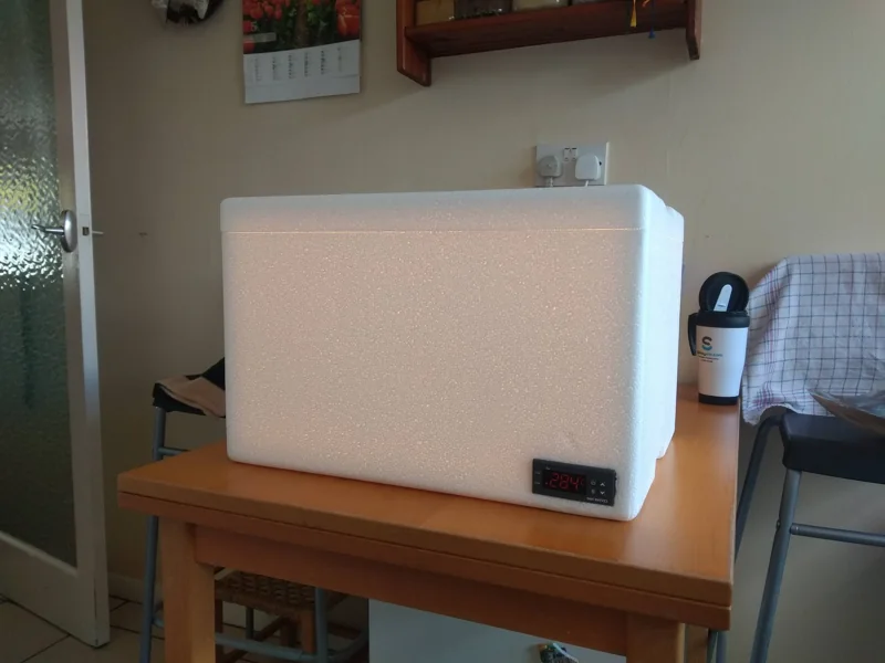 Finished insulated bread-proofing box with a temperature controller fitted to the front